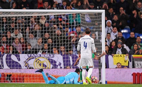 Qua mặt Barca, Real giành lại vị trí dẫn đầu La Liga - ảnh 1