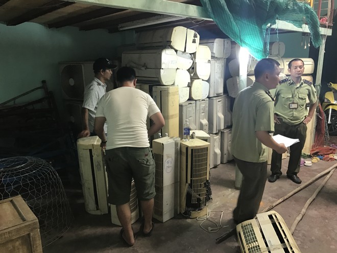 Liên tiếp phát hiện hàng cấm nhập khẩu trị giá hàng tỷ đồng - ảnh 2