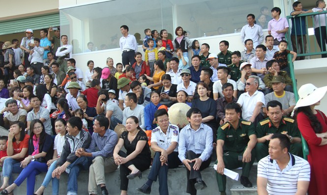 Mục kích đua chó tại bãi biển Xuân Thành - ảnh 5