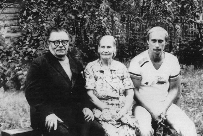 Ông Putin tiết lộ về quãng đời làm điệp viên tại KGB - ảnh 1