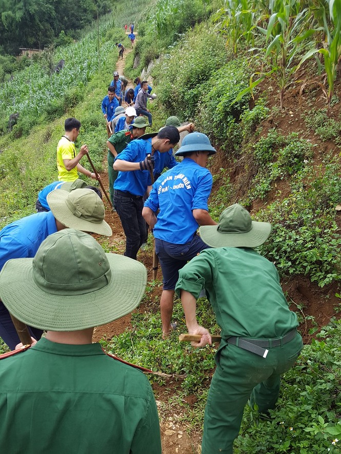 Tri ân người có công, giúp dân xây dựng nông thôn mới - ảnh 10