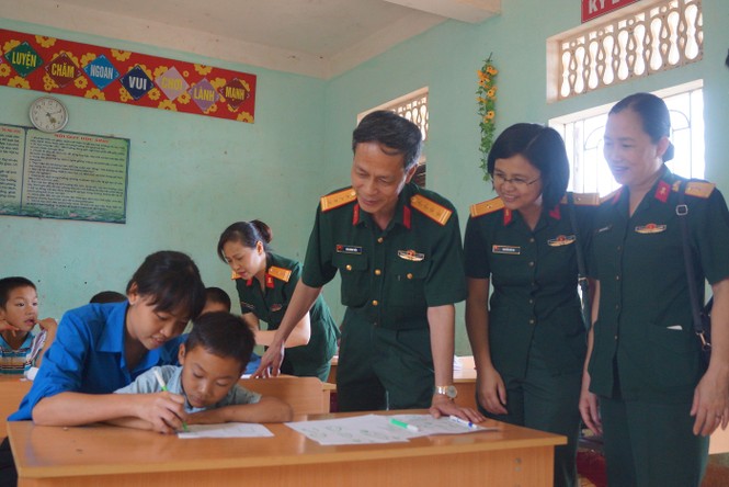 Tri ân người có công, giúp dân xây dựng nông thôn mới - ảnh 3