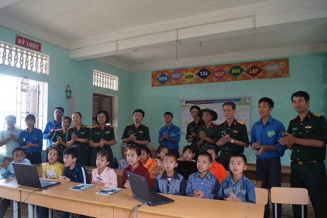 Tri ân người có công, giúp dân xây dựng nông thôn mới - ảnh 4