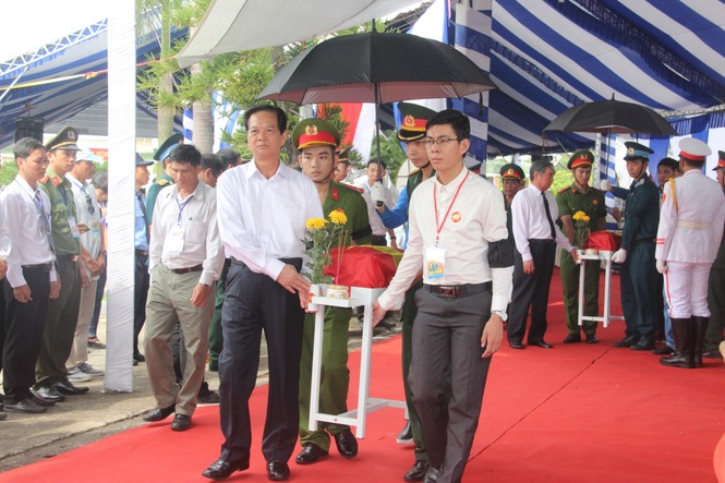 Rưng rưng lễ truy điệu 72 liệt sĩ hy sinh tại sân bay Biên Hòa - ảnh 10