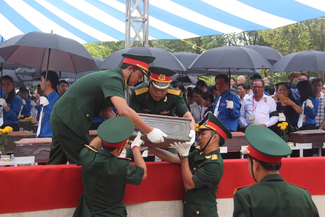 Rưng rưng lễ truy điệu 72 liệt sĩ hy sinh tại sân bay Biên Hòa - ảnh 15