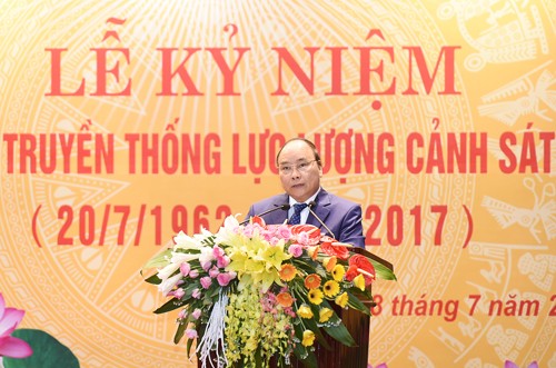 Thủ tướng dự kỷ niệm 55 năm Ngày truyền thống lực lượng CSND - ảnh 2