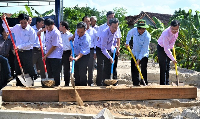 Tặng nhà tình nghĩa Mẹ VNAH và thắp nến tri ân - ảnh 1