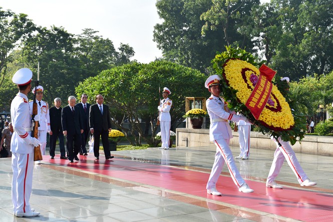 Lãnh đạo Đảng, Nhà nước dâng hương tưởng niệm các anh hùng liệt sĩ - ảnh 4