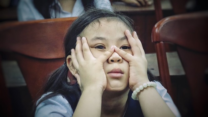 Lễ khai giảng ban đêm trong cơn mưa xối xả của trường “xóa mù” - ảnh 12
