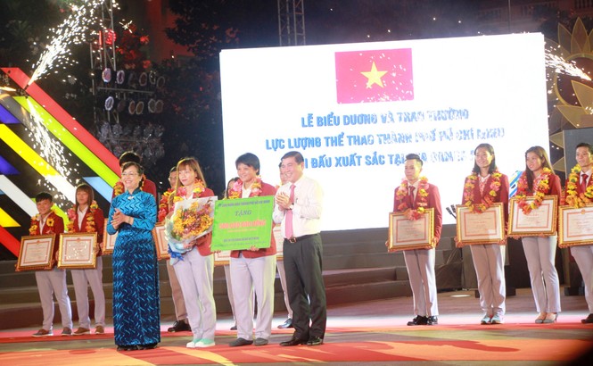 TP. HCM tuyên dương các vận động viên tiêu biểu SEA Games 29 - ảnh 1