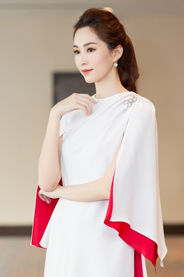 Hoa hậu Thu Thảo rạng rỡ dự sự kiện trước khi cưới - ảnh 2