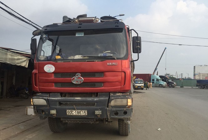 Người đàn ông bị xe ben cán chết tại vòng xoay ‘tử thần’ - ảnh 1