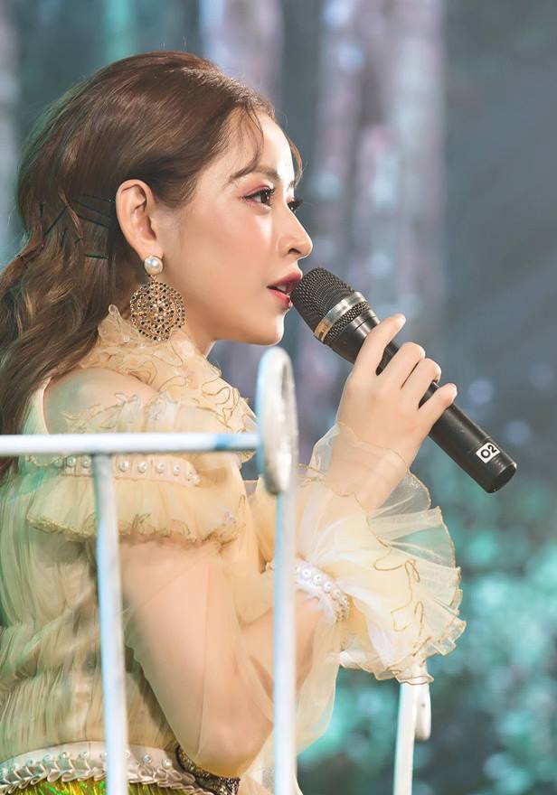 Chi Pu khoe vẻ đẹp 'không góc chết' giữa ồn ào về giọng hát - ảnh 1
