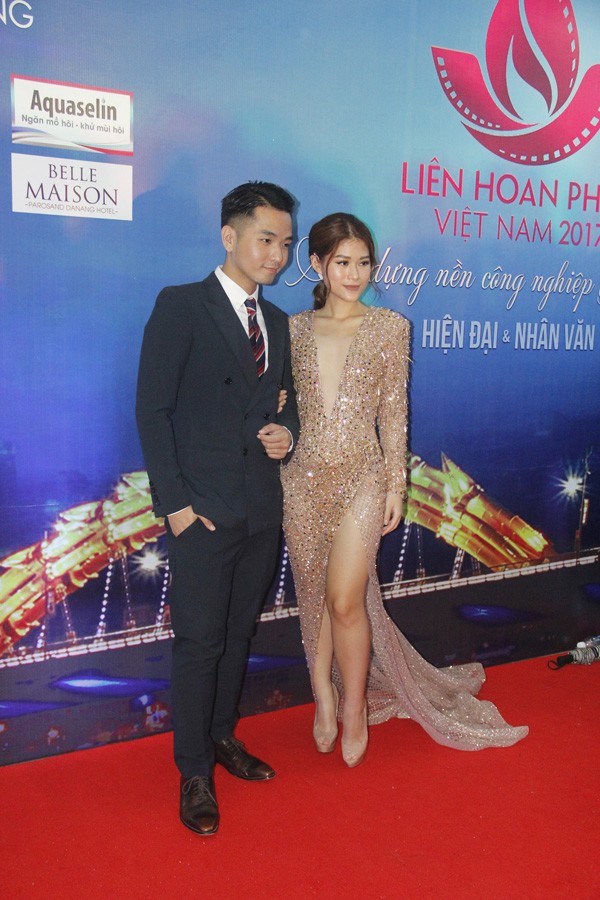 Hoa hậu Đỗ Mỹ Linh cùng dàn mỹ nhân khoe sắc tại bế mạc LHP - ảnh 7