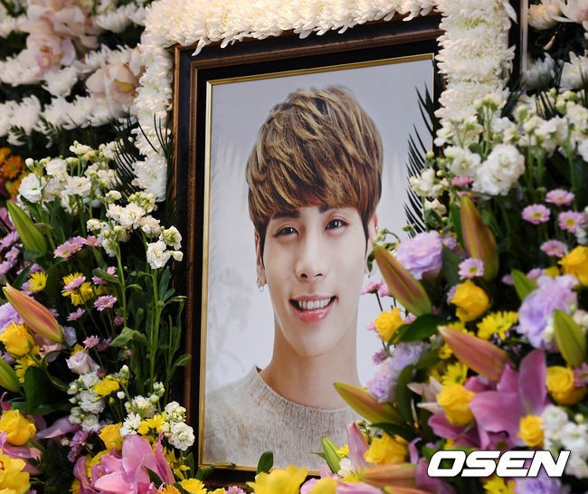 SNSD, NCT, BTS cùng loạt sao đến tiễn đưa Jonghyun SHINee - ảnh 1