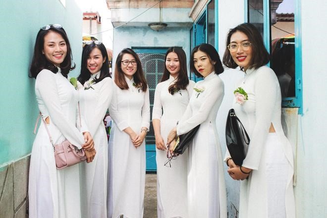 Đội hình bê tráp diện đồng phục học sinh, thắt khăn quàng đỏ gây 'bão' - ảnh 6
