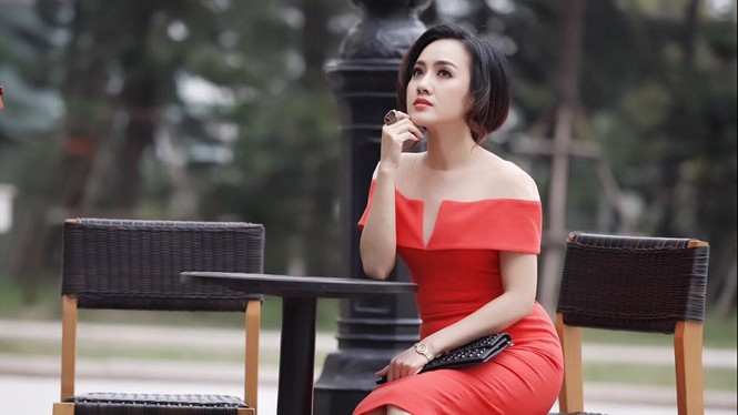 BTV Hoài Anh gợi cảm với trang phục đời thường - ảnh 7