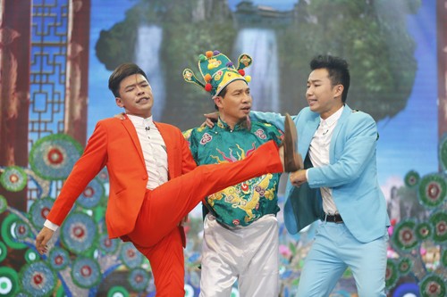 Minh Tít: 'Tên tuổi và cát-xê của tôi cải thiện khi đóng Táo quân' - ảnh 1