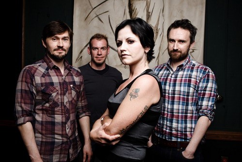 Giọng ca chính của nhóm The Cranberries đột tử ở tuổi 46 - ảnh 1