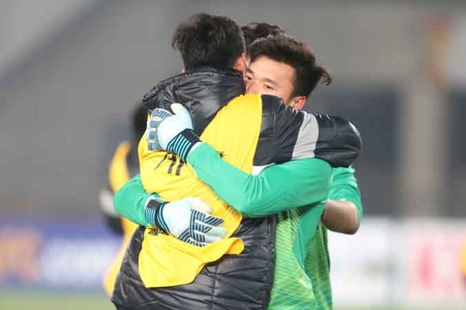 Cầu thủ U23 Việt Nam òa khóc sau trận thắng Qatar nghẹt thở - ảnh 11