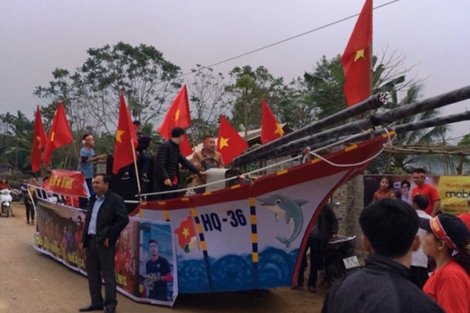Làng Bào rộn ràng sắc đỏ cổ vũ U23 Việt Nam - ảnh 4