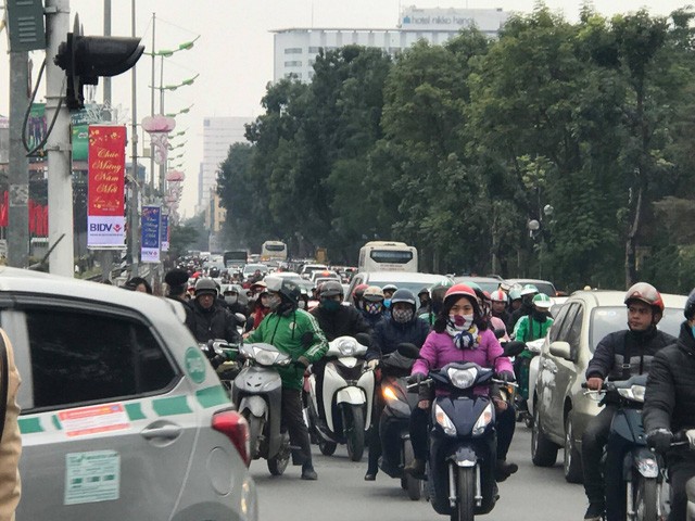 Người đàn ông bị tàu hỏa kéo lê hàng chục mét - ảnh 2