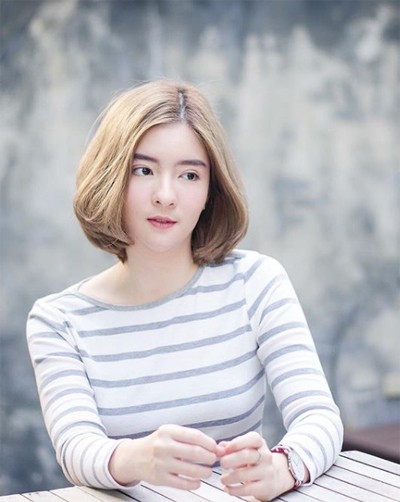 Showbiz 8/4: Angela Phương Trinh lại khoe vòng 3 đốt mắt - ảnh 1