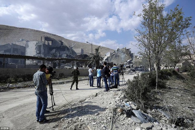 Trung tâm nghiên cứu khoa học của Syria bị đánh sập do vụ không kích - ảnh 8