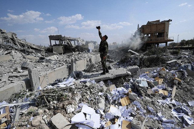 Trung tâm nghiên cứu khoa học của Syria bị đánh sập do vụ không kích - ảnh 4