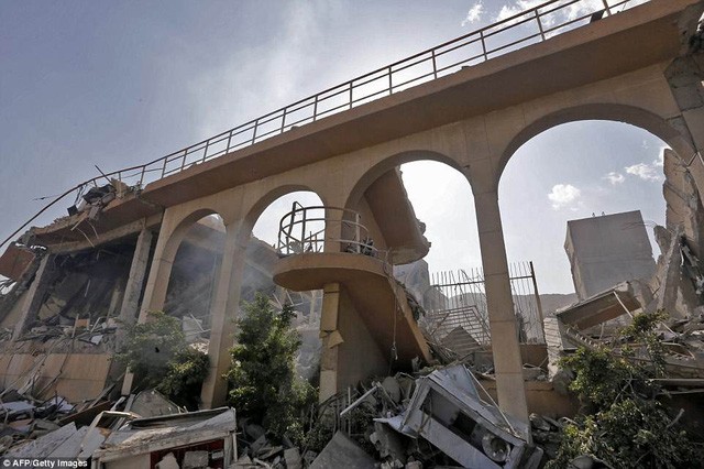 Trung tâm nghiên cứu khoa học của Syria bị đánh sập do vụ không kích - ảnh 12