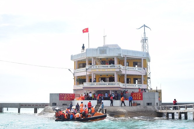 Trường Sa trong Hành trình 'Tuổi trẻ vì biển đảo quê hương' - ảnh 17