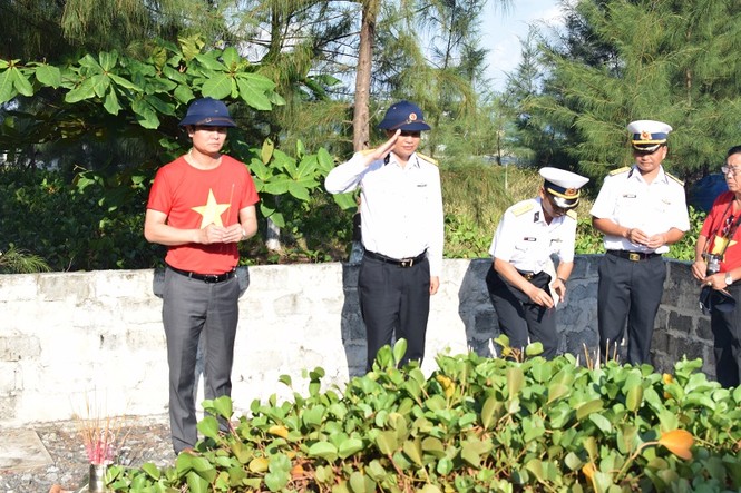 Trường Sa trong Hành trình 'Tuổi trẻ vì biển đảo quê hương' - ảnh 7