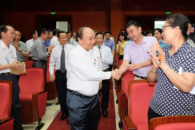 Chùm ảnh: Thủ tướng tiếp xúc cử tri Hải Phòng - ảnh 1