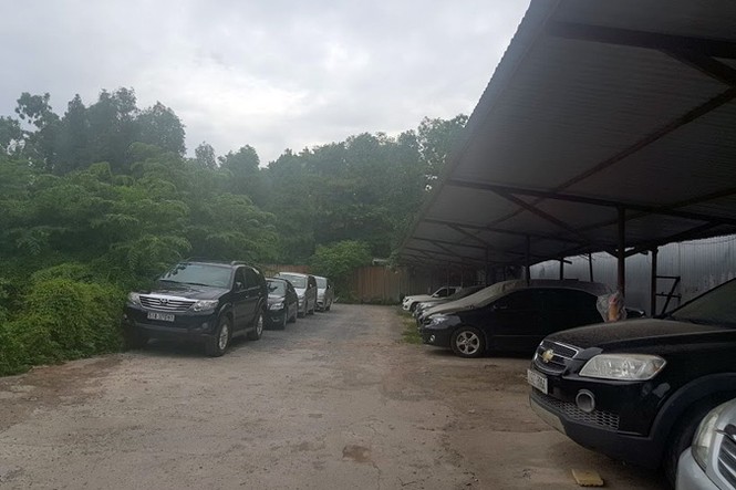 Kiểm tra bãi xe lậu trên khu đất 10.000m2 giữa Thủ đô - ảnh 2