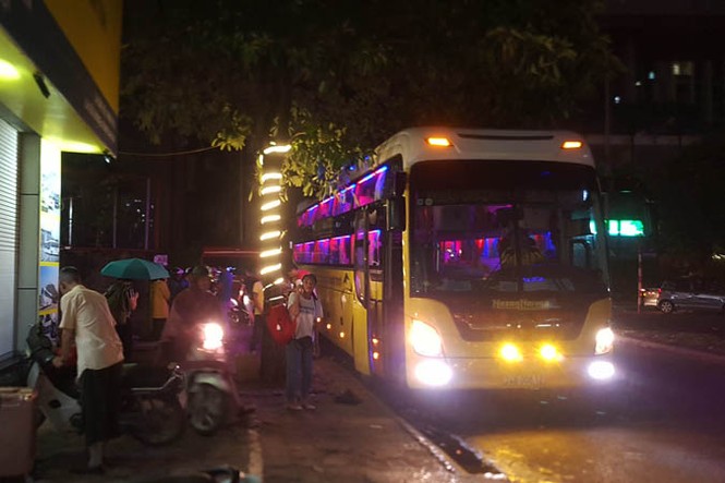 Theo chân những chiếc 'xe vua' - ảnh 1