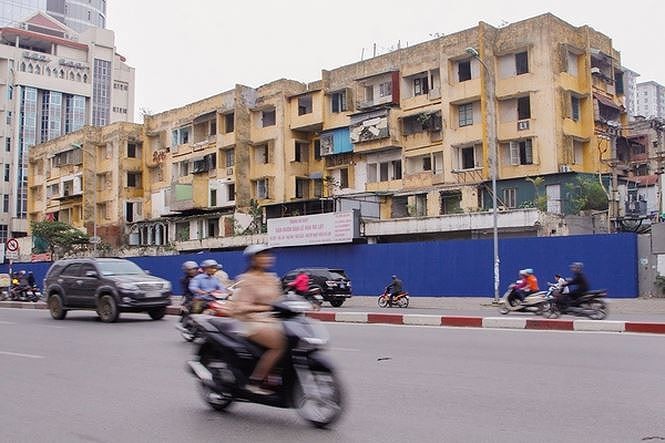 Trăm người tháo dỡ 'cung điện công chúa', phá bỏ cao ốc 8B Lê Trực? - ảnh 6