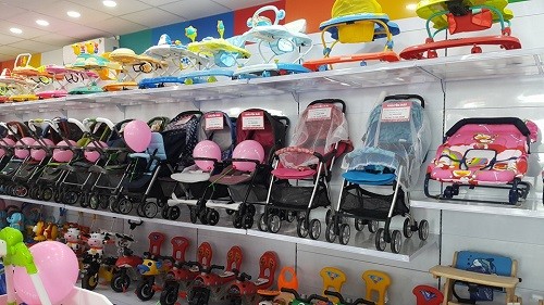 Chuỗi siêu thị Con Cưng bị nghi thay đổi nhãn mác sản phẩm - ảnh 1