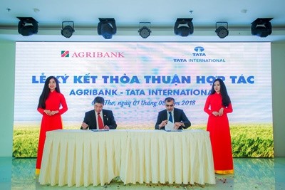 Agribank hỗ trợ nông dân tiếp cận máy móc nông nghiệp công nghệ cao - ảnh 1