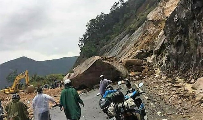 Thông lại tuyến đường Nha Trang - Đà Lạt sau sạt lở - ảnh 1