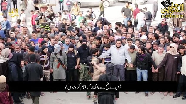IS sát hại dã man tù binh Syria rồi kéo lê xác trên đường phố - ảnh 5