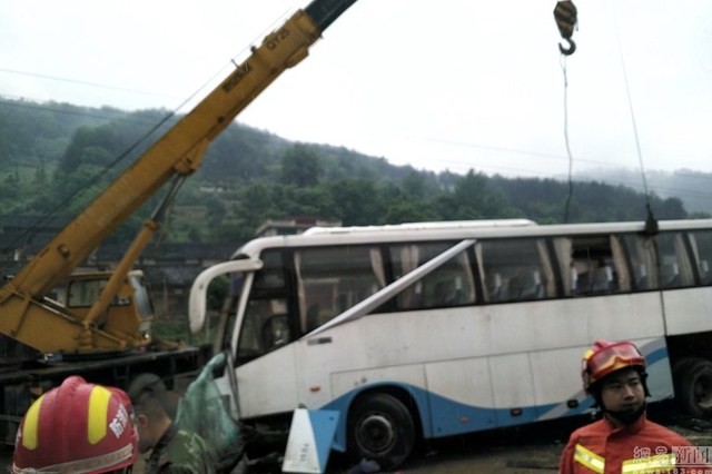 Tai nạn xe buýt kinh hoàng trên cao tốc, 7 người chết thảm - ảnh 4