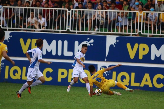 HAGL đang hay nhất trong 4 năm lứa Công Phượng lên V-League? - ảnh 1