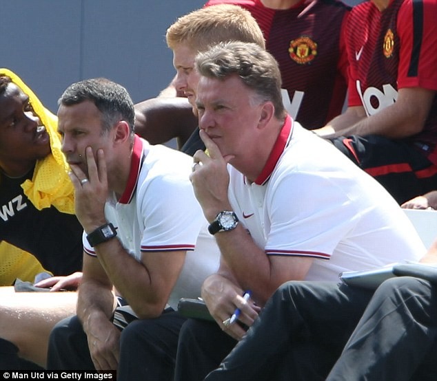 Thắng trận, Van Gaal... chê tơi tả các học trò M.U - ảnh 1
