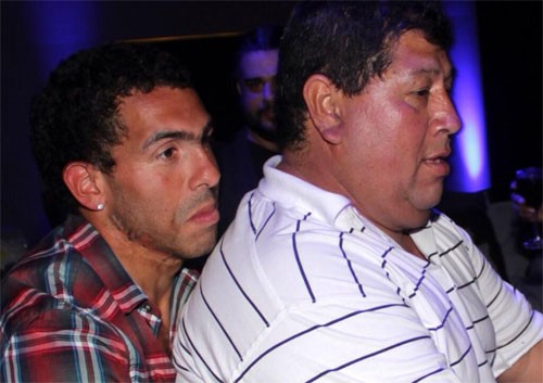 Carlos Tevez chi 400 nghìn đô cứu mạng cha - ảnh 1