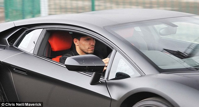 Sao Man City độ siêu xe Lamborghini thành 'hàng độc' - ảnh 3