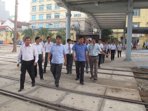 Hết cảnh hành khách đội mưa, nắng ở Ga Hà Nội - ảnh 2