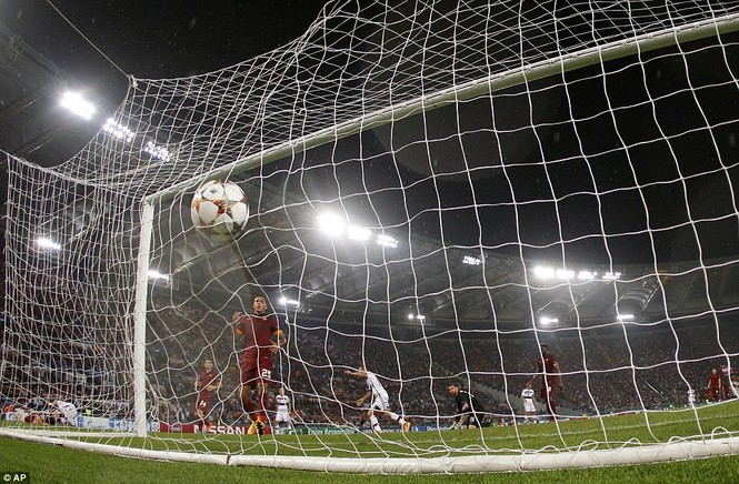 Mưa bàn thắng ở Champions League sáng nay - ảnh 1