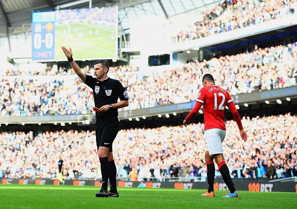 Man City-M.U (1-0): Quỷ đỏ ôm hận vì tội đồ Smalling - ảnh 1