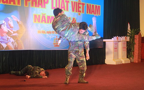 'Ngày Pháp luật' ở Đoàn Cận vệ thép - ảnh 7