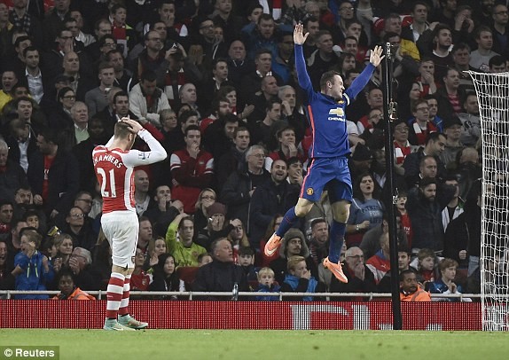 Arsenal vs M.U (1-2): 'Đỏ' như... Quỷ đỏ - ảnh 6